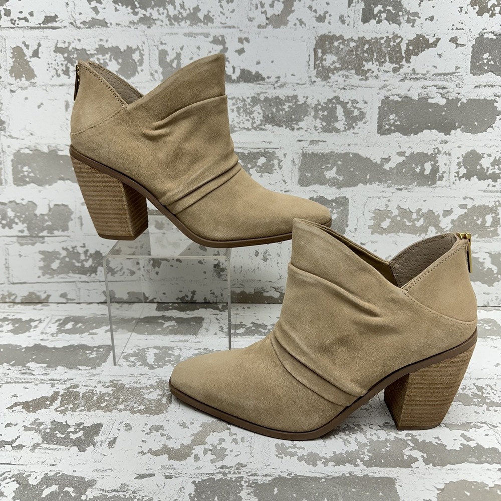 Vince Camuto Boots Womens Size 9M‎ Beige Suede VC-Ainsley Ankle Booties Zip